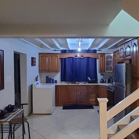 Cheerful 2 - Bedroom Townhouse With Free Parking In New Kingston Extérieur photo